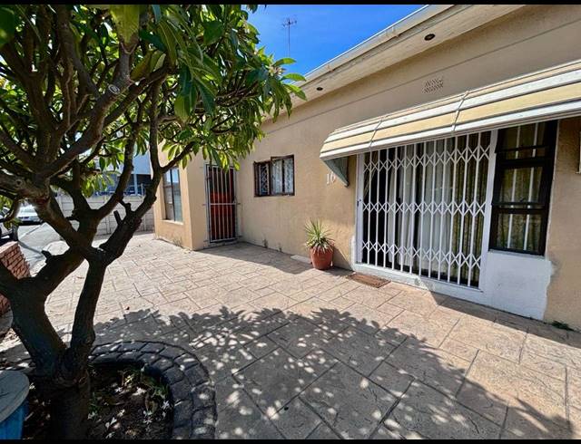 4 BEDROOM HOUSE FOR SALE IN TOWNSEND ESTATE
